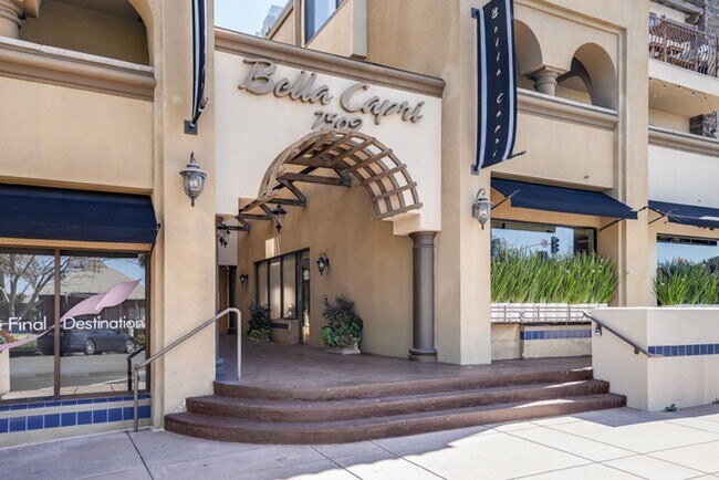 Building Photo - Beautiful 2 Bedroom 2 Bathroom Condo in La...