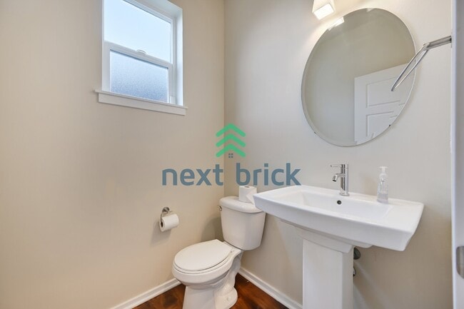 Building Photo - Spacious 3-Bedroom Lynnwood Retreat with 2230 sqft of Comfort!