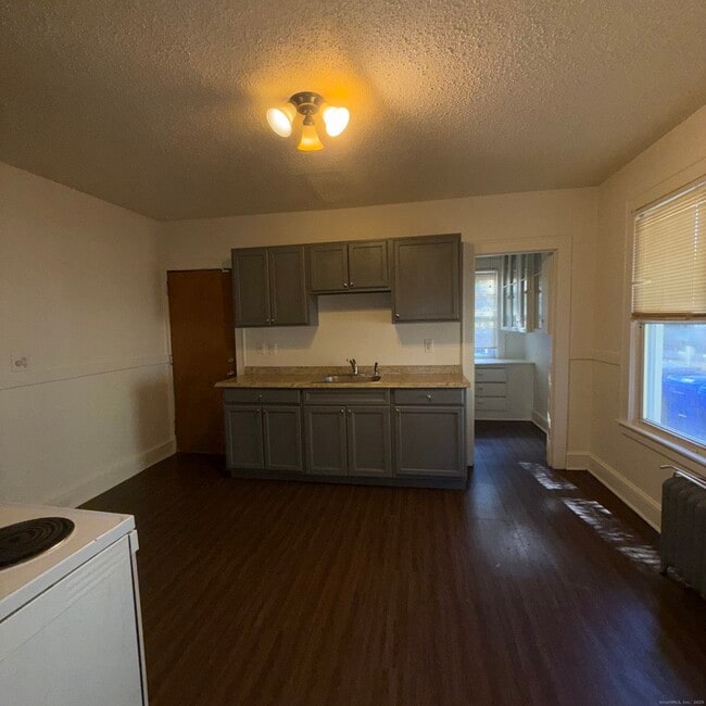 Building Photo - 153 Liberty St