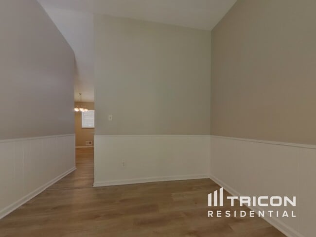 Building Photo - 864 Regency Ct NW