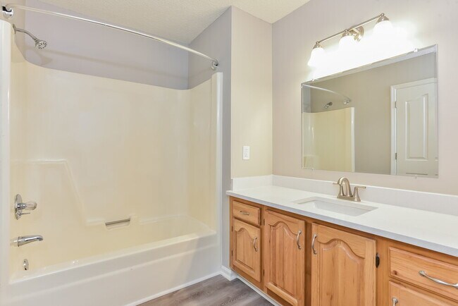 Building Photo - 2303 Riverstone Dr