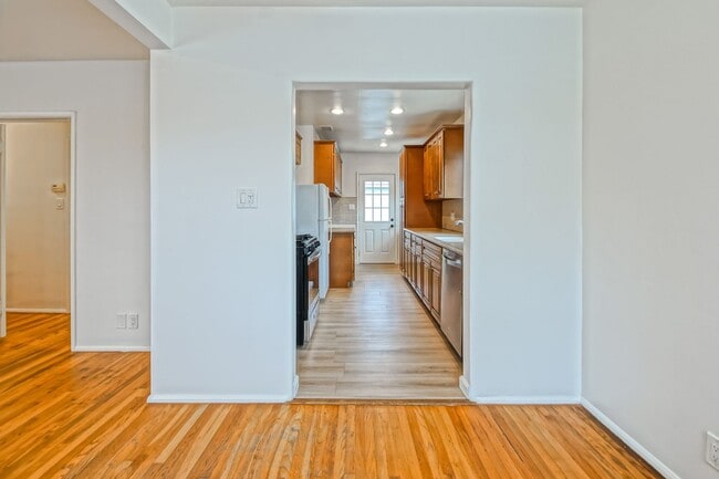 Building Photo - Bright & Charming, Single Story 3BR2BA Home w/ Large Front Yard, Huge Fenced Rear Yard w/ Large D...