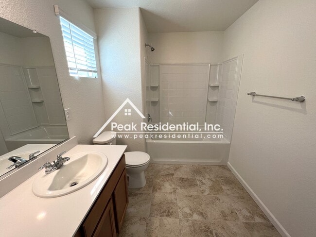 Building Photo - Brand New Citrus Heights 4bd/3ba Home with 2 Car Garage