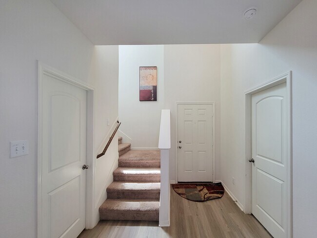 Building Photo - 10793 Castle Rock Dr