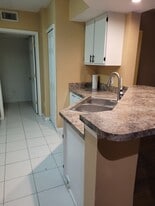 Building Photo - 802 Crest Pines Dr