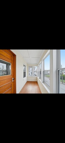 Building Photo - 31 Whitcomb St