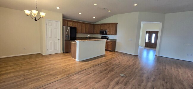 Building Photo - 4085 SW 49th Ave