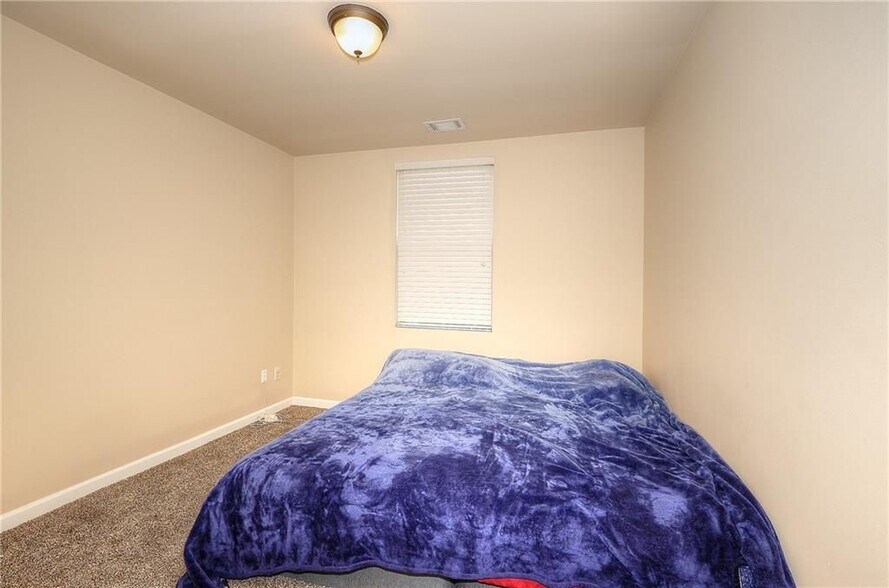 Building Photo - 1230 Dianne Dr