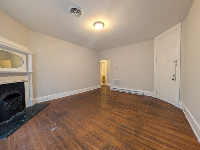 Building Photo - 1129 Rivermont, Unit 4