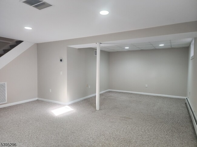 Building Photo - 84 Reservoir Ave