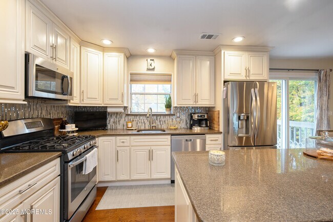 Building Photo - 121 Milton Ave