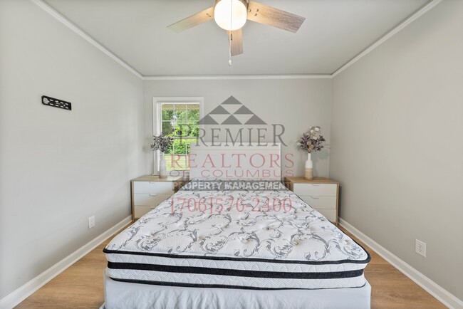 Building Photo - 4115 Lyn Dr