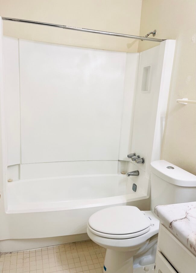 Building Photo - 1534 Delta Dr