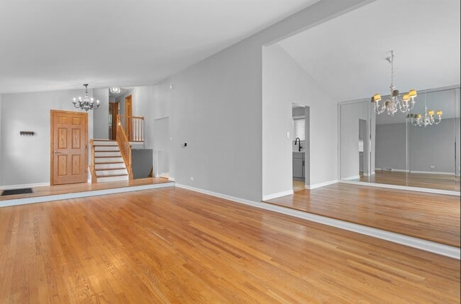 Building Photo - 608 Lavergne Ave