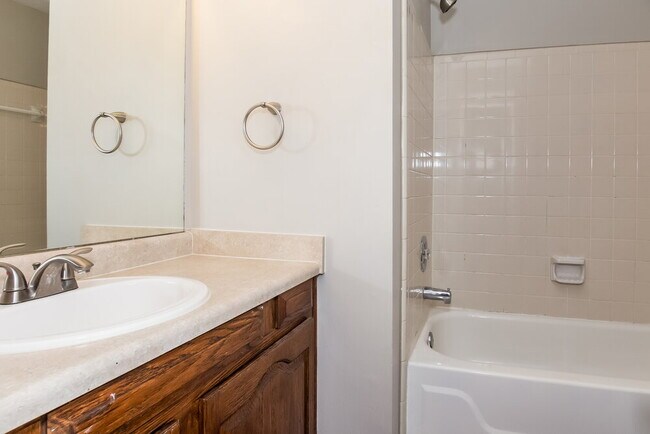 Building Photo - 1089 Oak Moss Dr