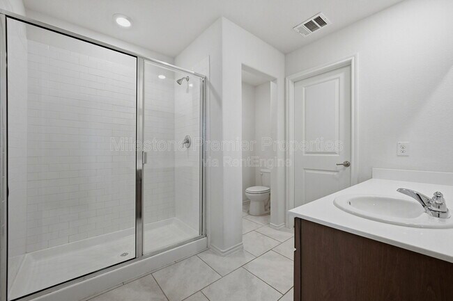 Building Photo - 3311 Brookstone Dr