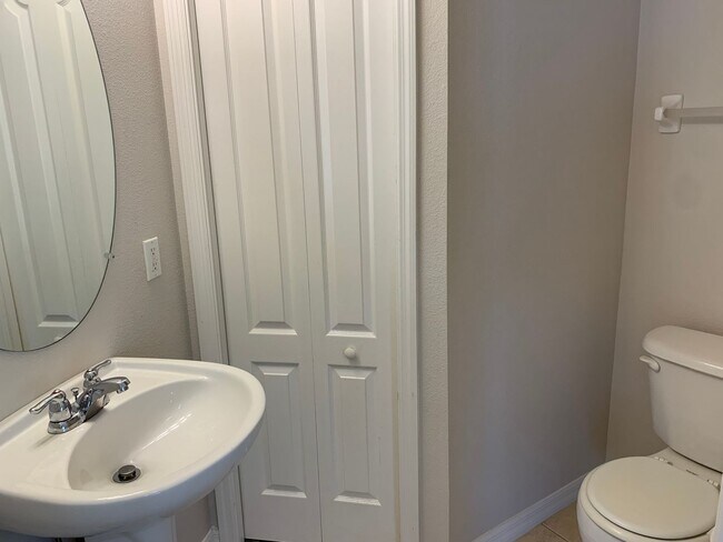 Building Photo - GORGEOUS 3 BEDROOM, 2.5 BATHROOM TOWNHOME LOCATED IN THE HERITAGE HARBOUR COMMUNITY AT LIGHTHOUSE...