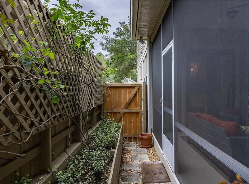 Building Photo - 3833 SW 91st Dr