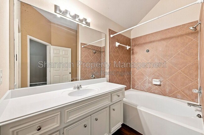 Building Photo - 16551 Pentonshire Ln