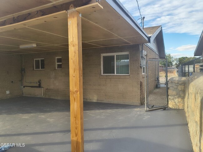 Building Photo - 4908 Blue Ridge Cir