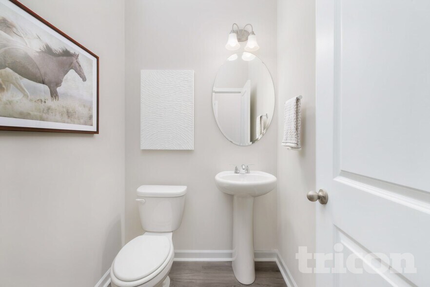 Building Photo - 20 Beautyberry St