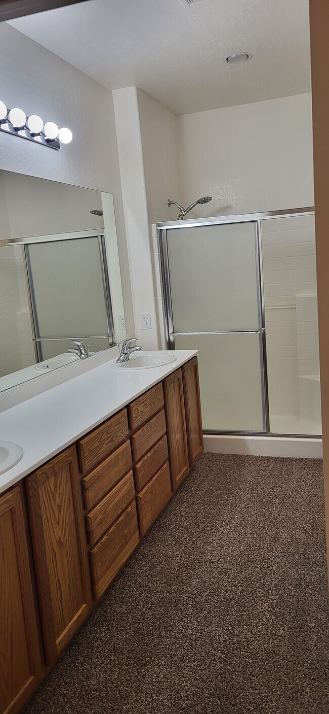 Building Photo - 3308 Flinthead Dr