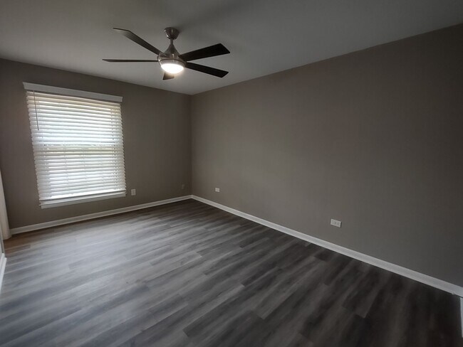 Building Photo - Newly Renovated Condo located in "Coventry Woods"!