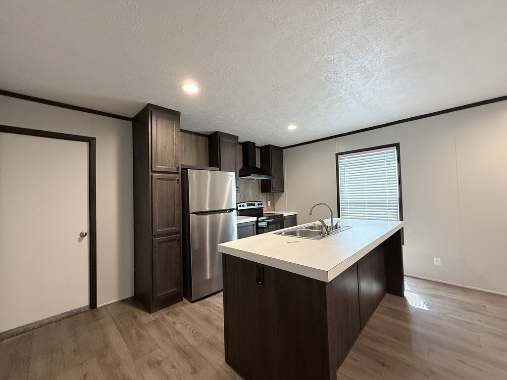 Building Photo - 135 Prairie Dr