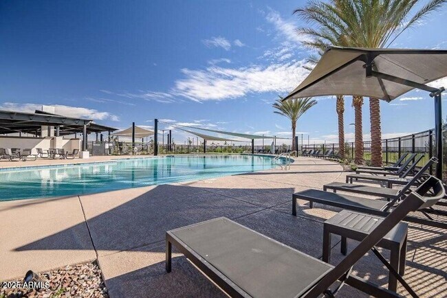 Building Photo - 3 Bedroom 2.5 Bathroom North Creek Home in Queen Creek