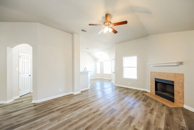 Building Photo - 8423 Whitebrush