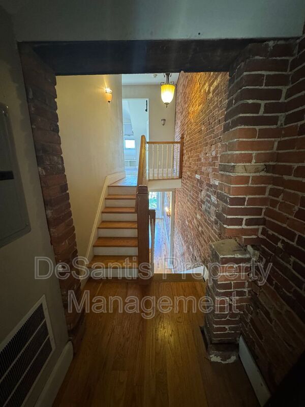 Building Photo - 1339 W North Ave