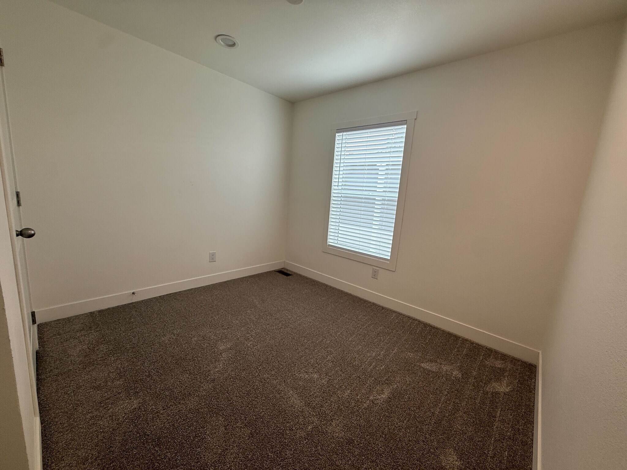 Building Photo - 3601 E Wyoming Ave