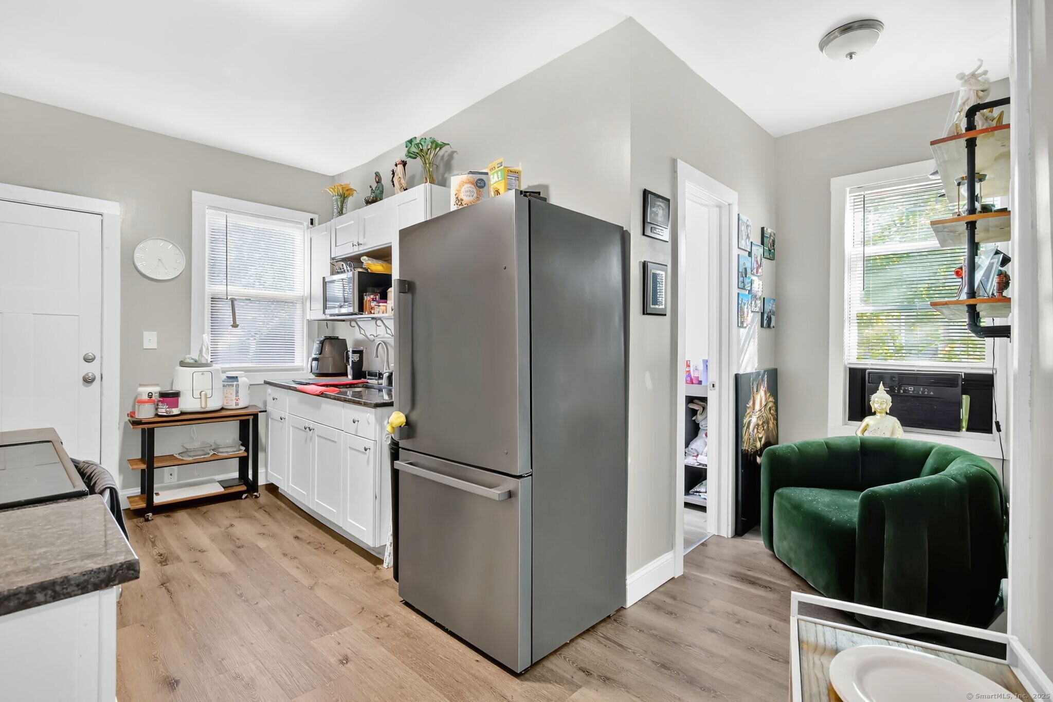 Building Photo - 14 Belden St