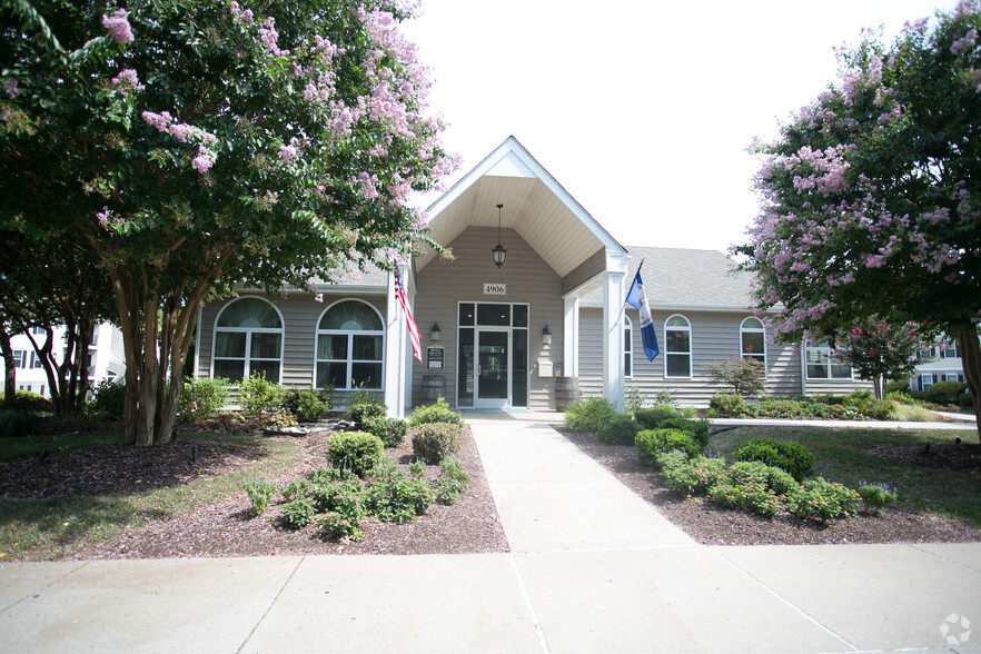 View of Entrance - Rolling Meadows Apartments - Tax Credit