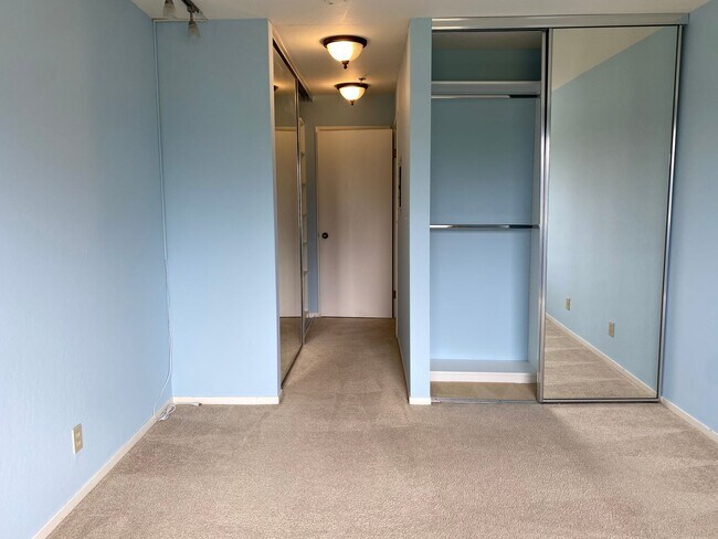 Building Photo - EPIC REA: Condo w/Parking & Community Pool close to BART & schools