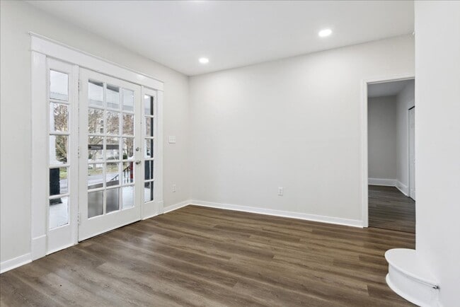 Building Photo - 1307 Holly Ave