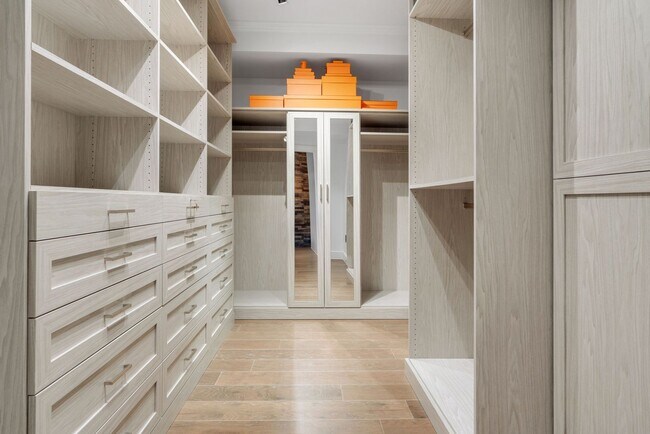 Building Photo - Ritz Carlton Residences - Two Story Penthouse Unit!