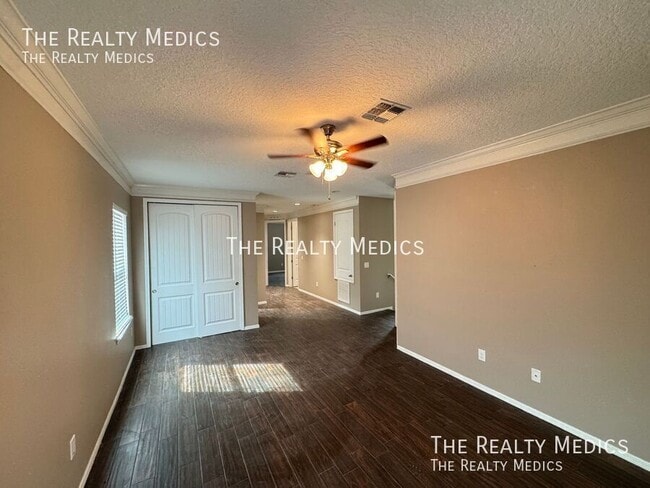 Building Photo - 15764 Ave Of The Arbors