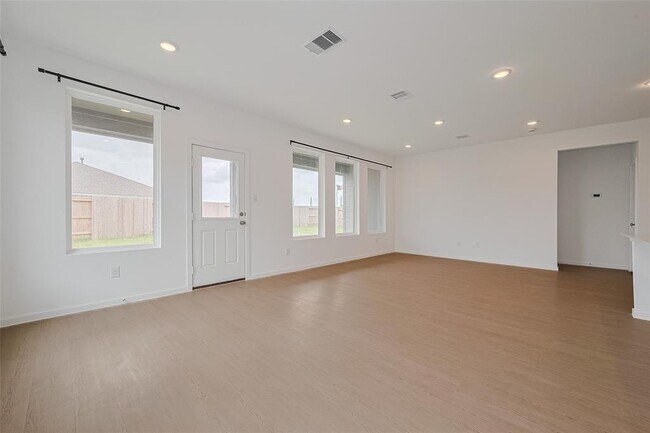 Building Photo - 26615 Coast Redwood Dr