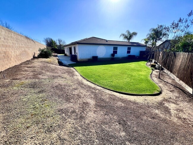 Building Photo - $2,695 Church & Clovis Ave., 4 Bedroom House - Edna Ave. Fresno / Energy Efficient