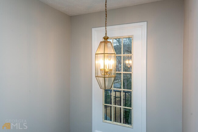 Building Photo - 246 Village Square Dr