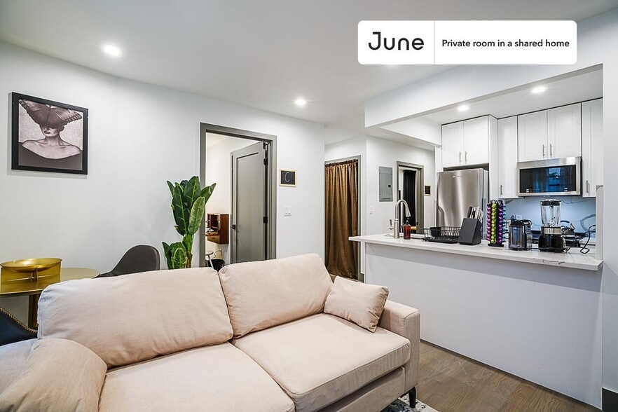 Building Photo - Room in Shared 3 bed/2 bath home in Upper West Side