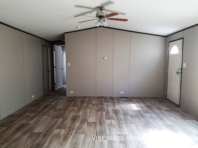 Building Photo - First Month Free move-in special . Beautif...