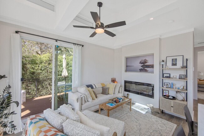 Building Photo - 313 Raymond St