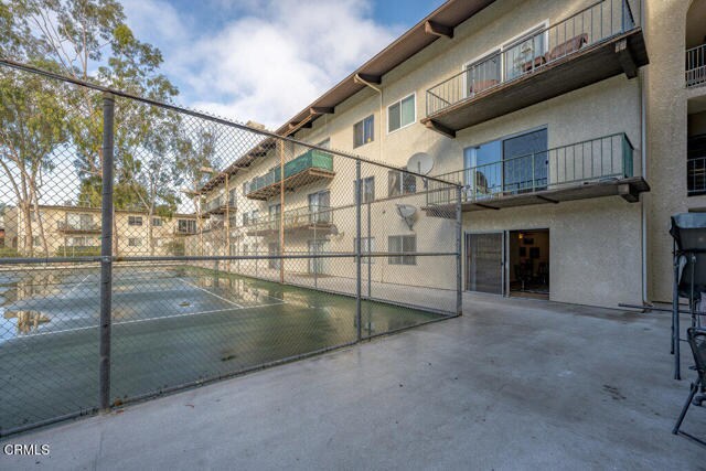 Building Photo - 5460 White Oak Ave