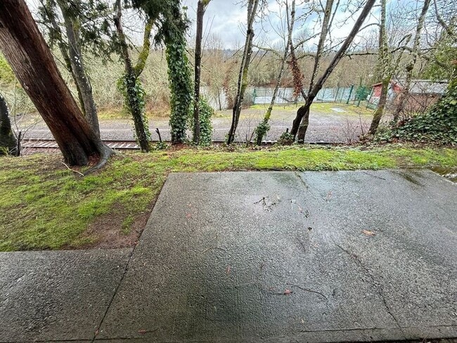 Building Photo - 279 Kearney St S