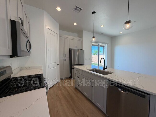 Building Photo - 2908 Church Oak Dr