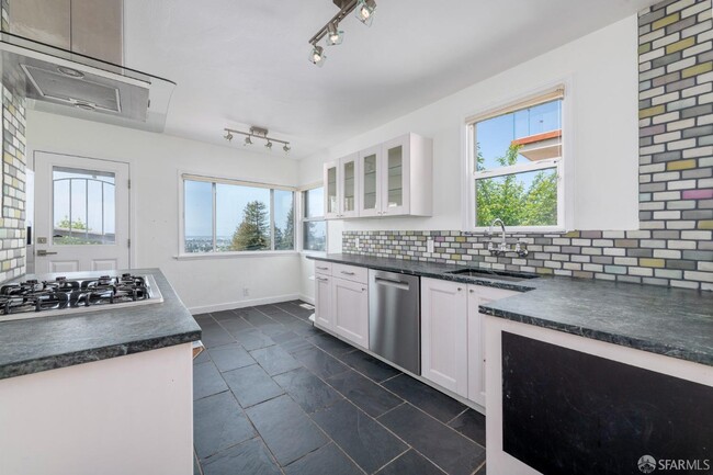 Building Photo - 3319 Herrier St
