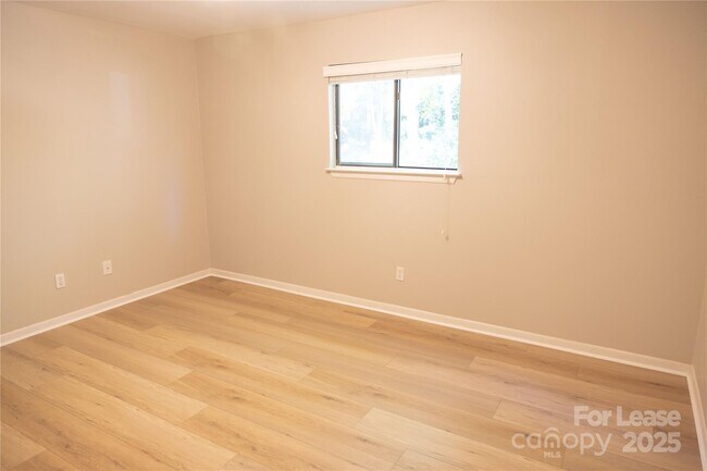 Building Photo - 6100 Heathstone Ln