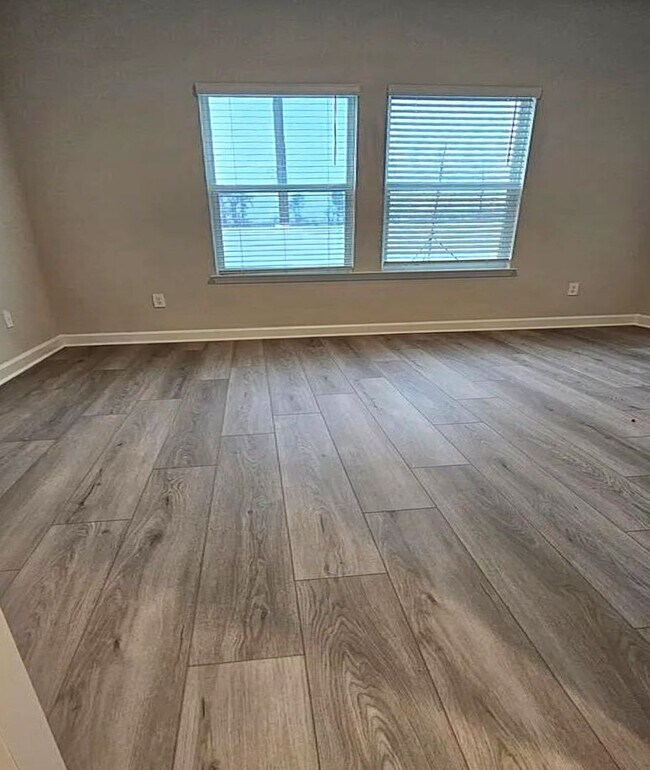 Building Photo - A Place to Call Home in Cypress Ridge 3 Bedroom Rental